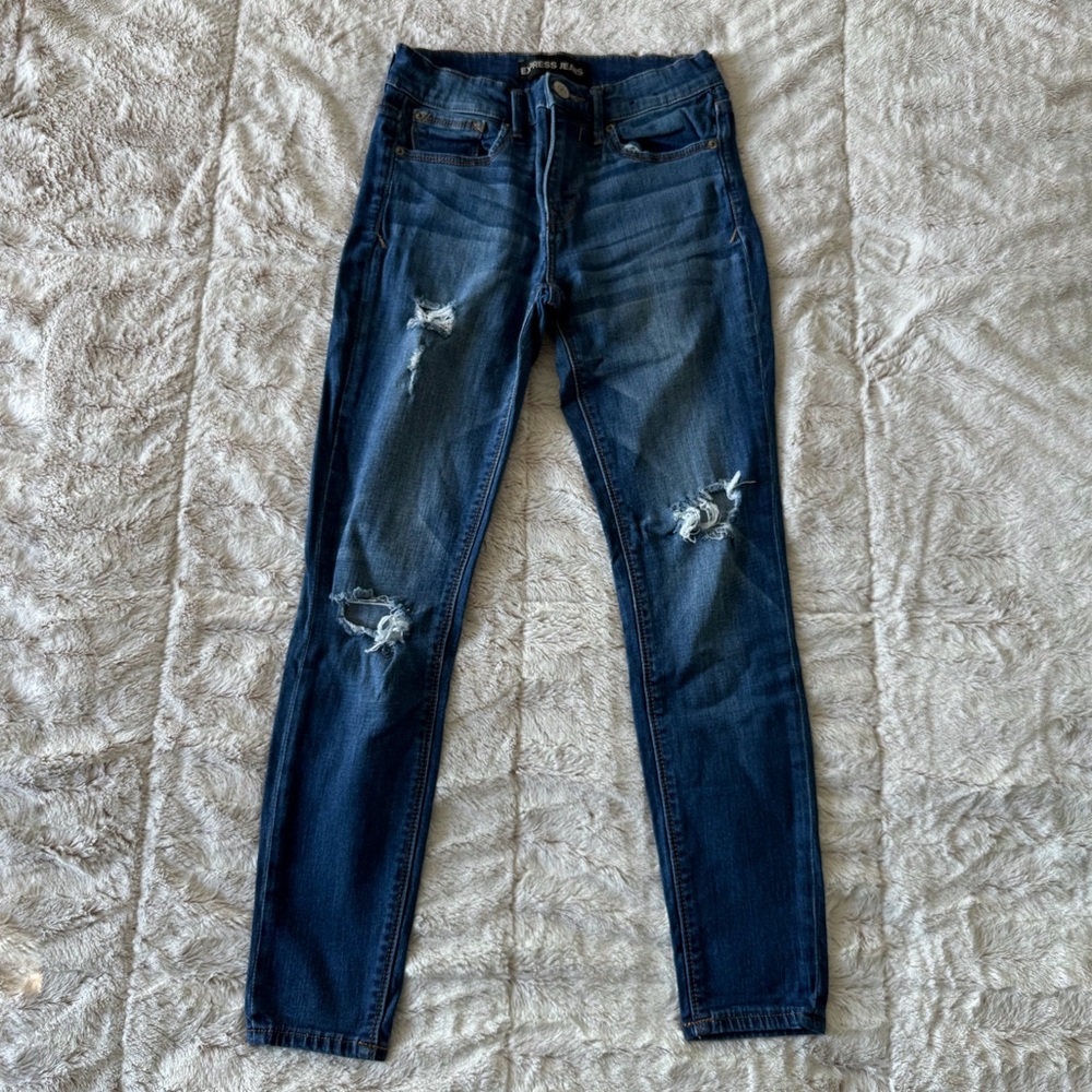 Cropped Ripped Jeans
